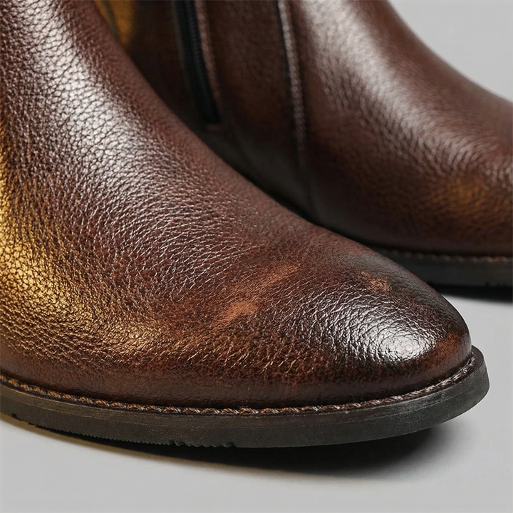 Everyday men's dark brown leather boots, designed for comfort and extended wear