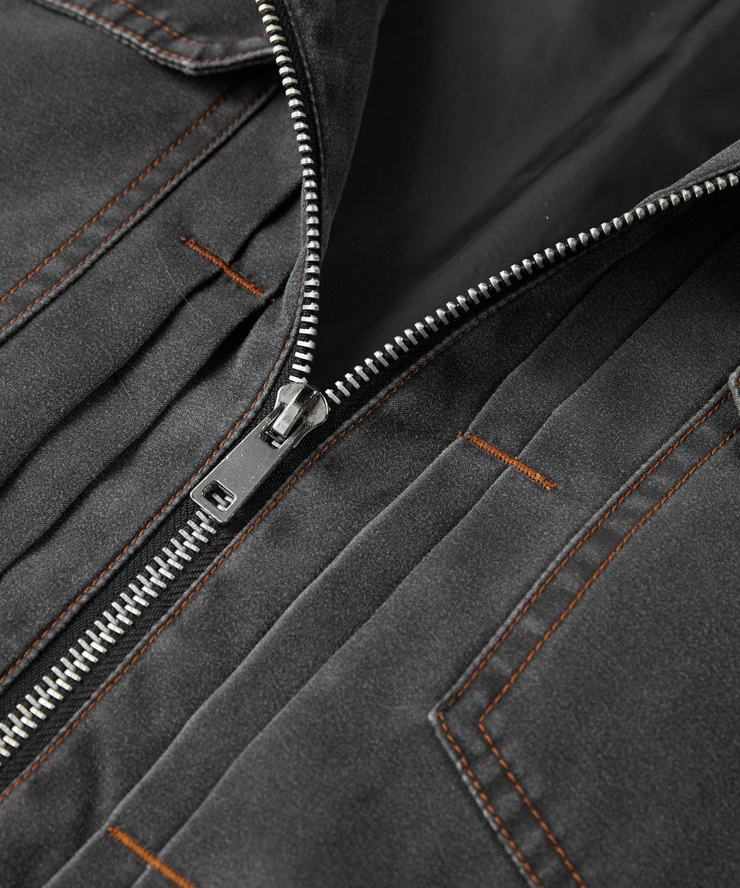 Men's rugged canvas jacket featuring functional pockets, ideal for urban casual style
