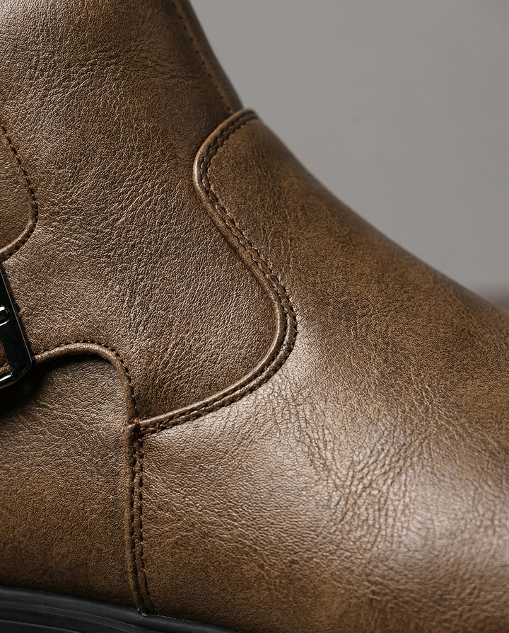 Stylish men's ankle boots in genuine leather, offering durability and comfort