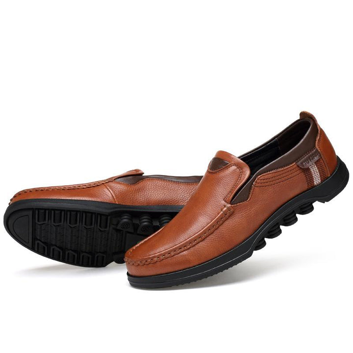 Men's slip-on comfort loafers in faux leather, versatile and fashionable.