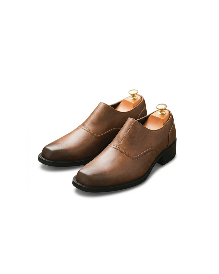 Men's full-grain brown leather work boots, durable, with sturdy lacing.