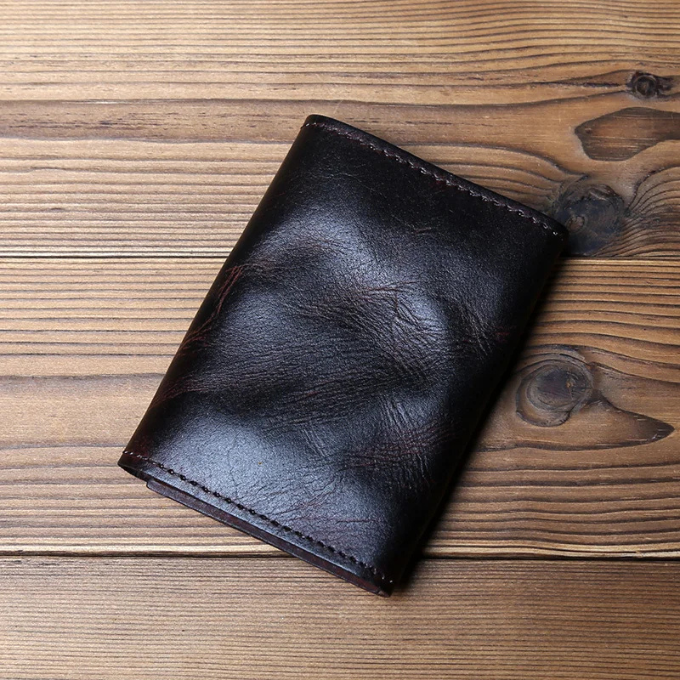 Practical men's full-grain leather trifold wallet, perfect classic accessory