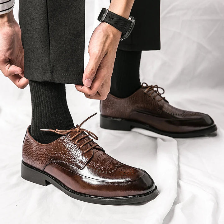 Men's dress shoes, Oxford style, crafted from genuine leather, suitable for weddings and formal wear.
