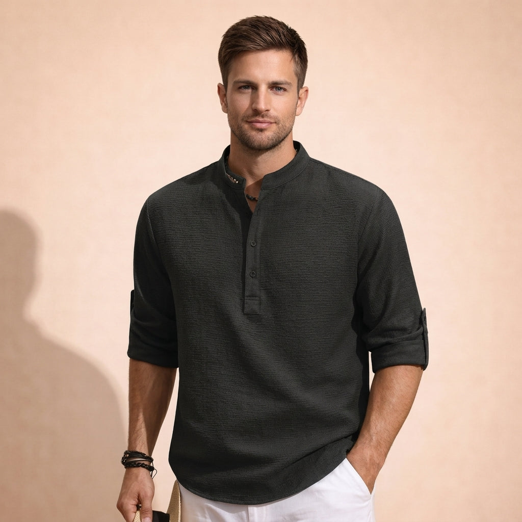 Stylish men's Giona button-up shirt, lightweight & comfortable for versatile casual wear. Ideal for summer.