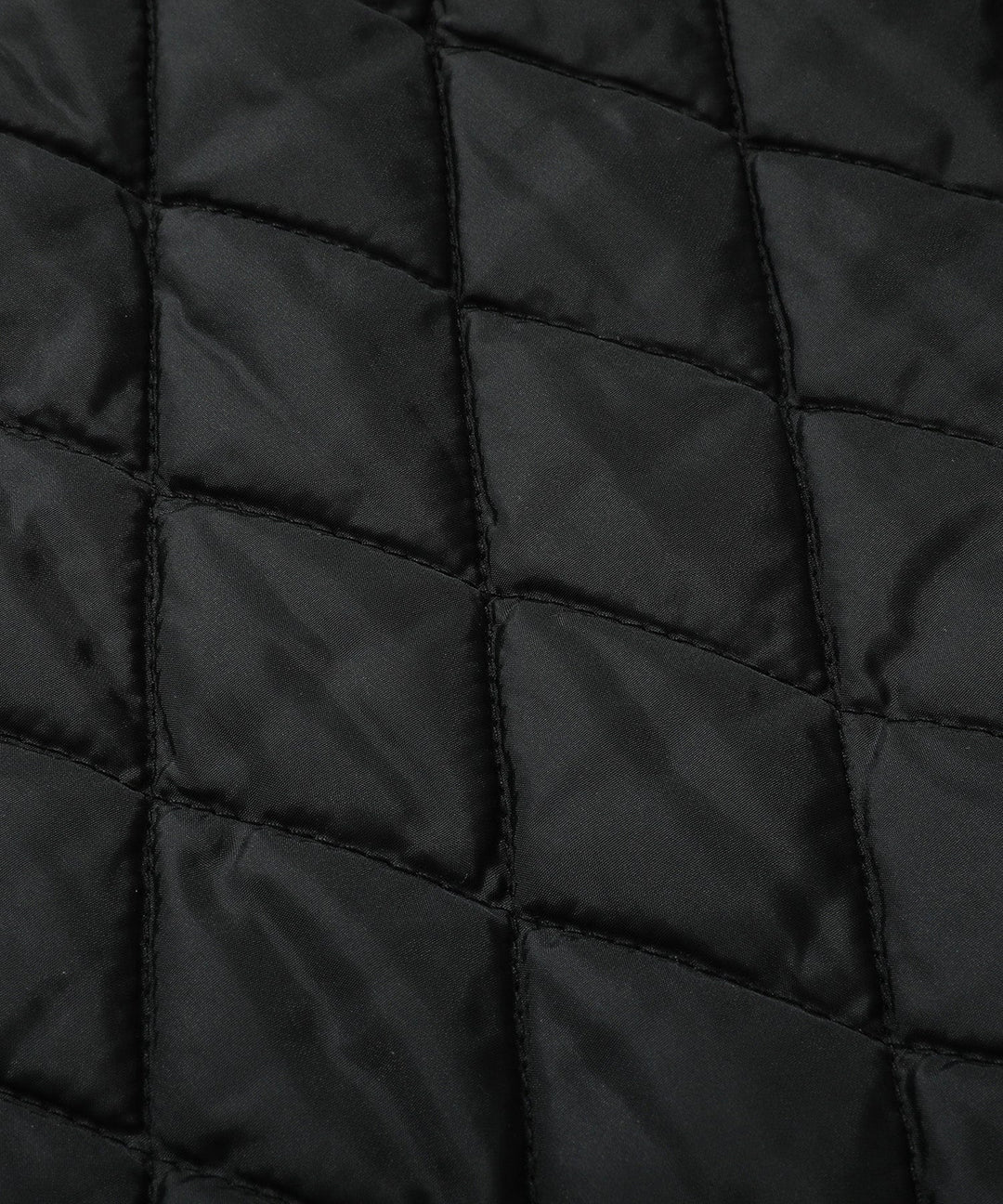 Men's multi-pocket field jacket, offering both style and warmth due to its quilted lining.
