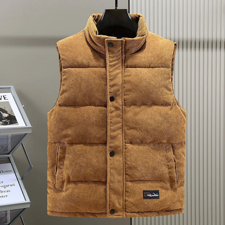Men's insulated outdoor vest in black, perfect for winter layering and casual wear