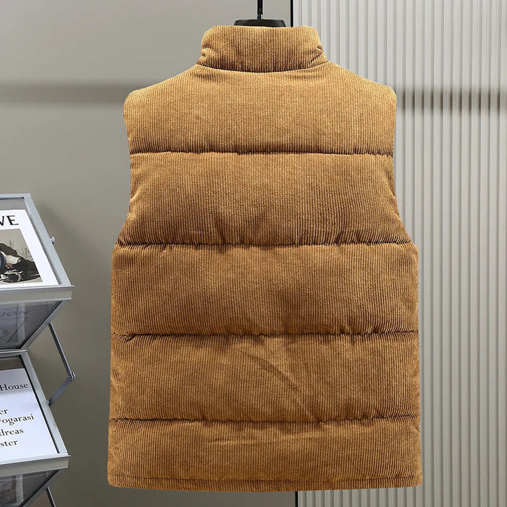 Versatile men's outdoor vest, ideal for layering and adding warmth to any outfit