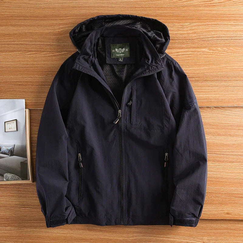 Casual men's fall jacket, full zip and hooded, perfect for hiking and outdoor activities