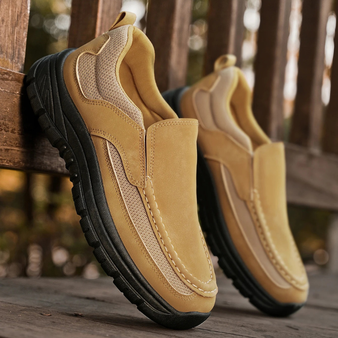 Casual men's black slip-on shoes, combining suede and mesh for ultimate comfort
