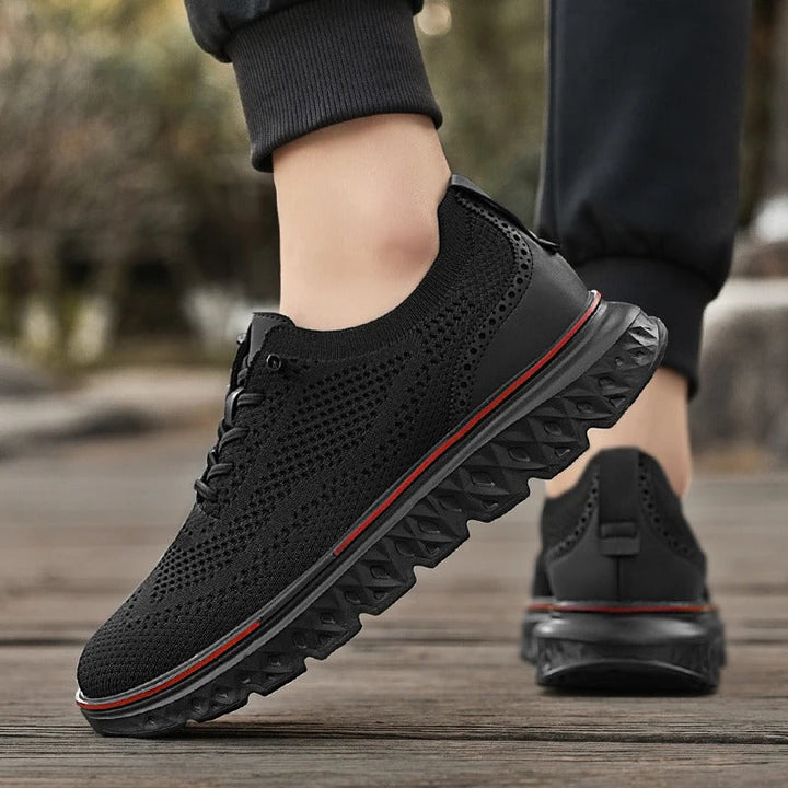 Lightweight men's brogue knit sneakers, ideal for all-day wear and a modern look.