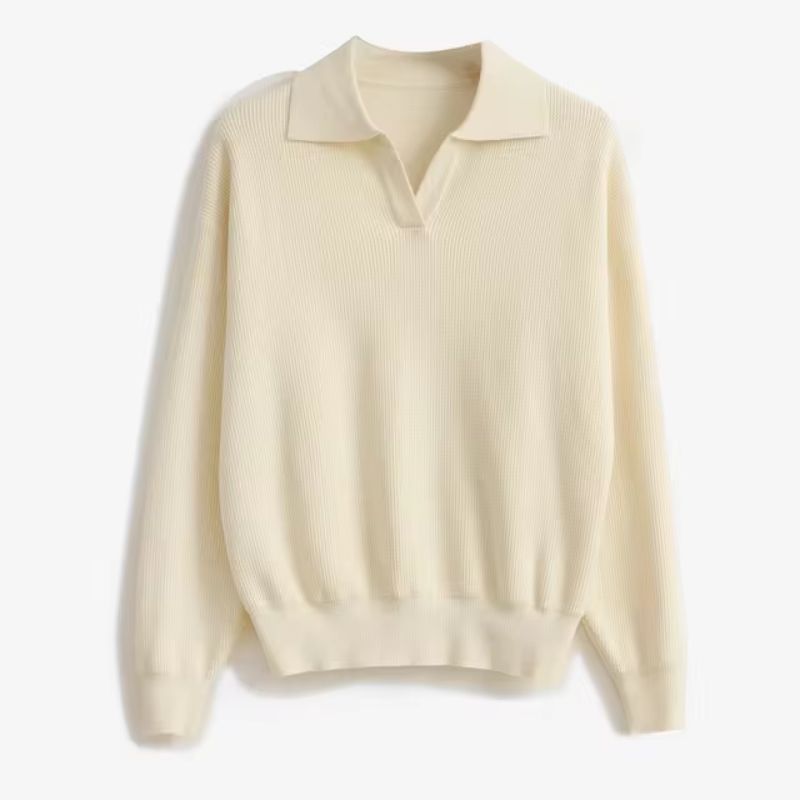 Stylish men's knit long-sleeve polo pullover sweater, ideal for versatile casual wear.