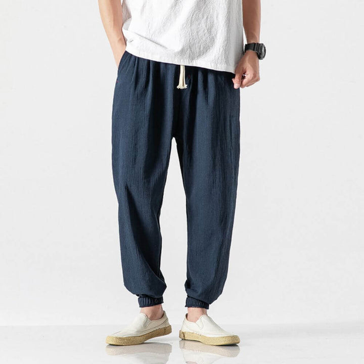 Comfortable men's summer joggers, featuring a relaxed fit for everyday use.