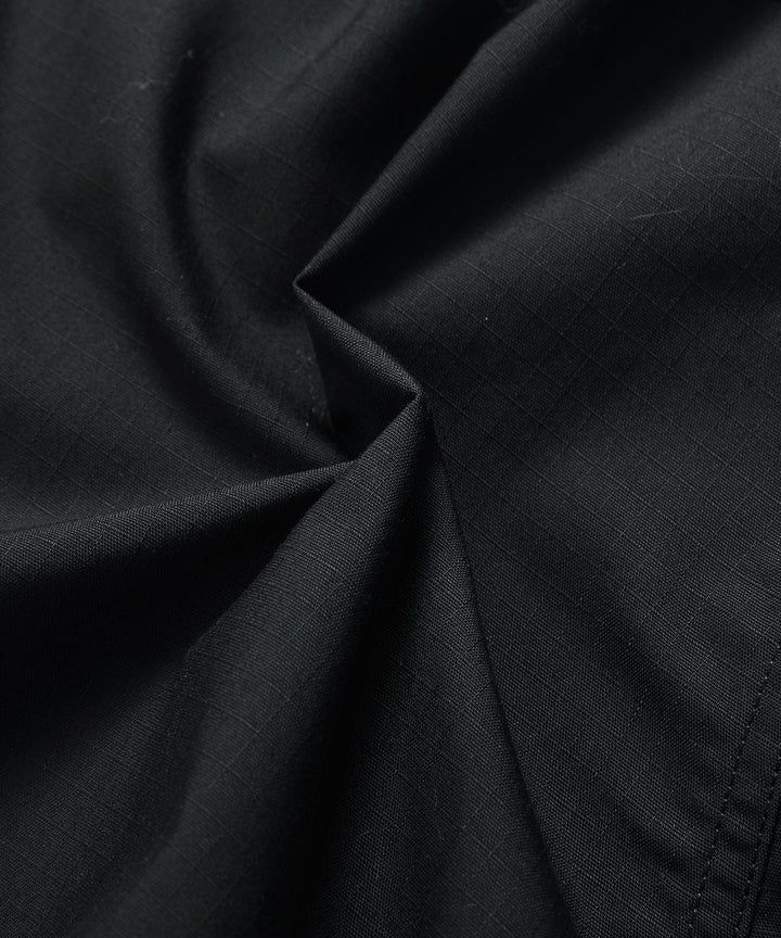 Men's trail pants featuring multiple pockets, essential for outdoor enthusiasts.