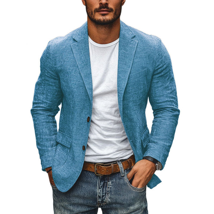 Slim-fit men's single-breasted blazer paired with casual shirt. Versatile summer style for modern gentlemen.