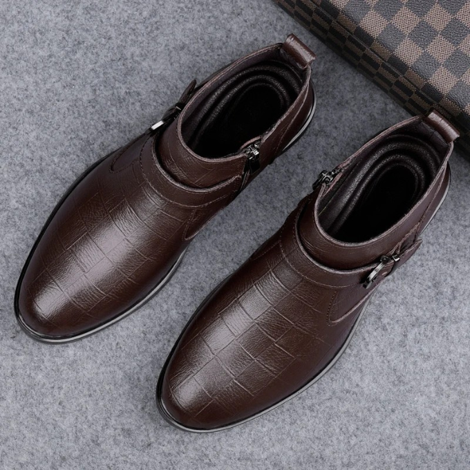 Men's dress boots: elegant brown full-grain leather ankle boots, ideal for formal occasions.