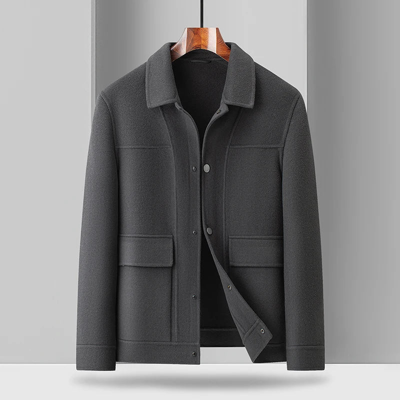 Smart casual men's wool overshirt, ideal as a sophisticated layering piece or winter coat