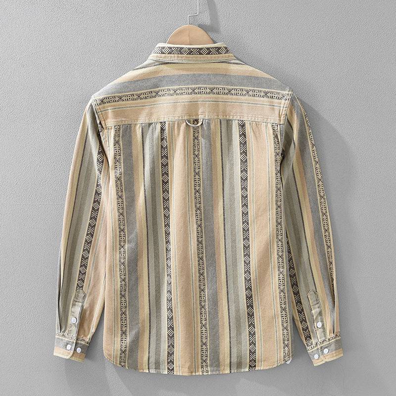 Casual men's Medina long-sleeve striped shirt with a relaxed fit, ideal for everyday wear or a summer vacation.