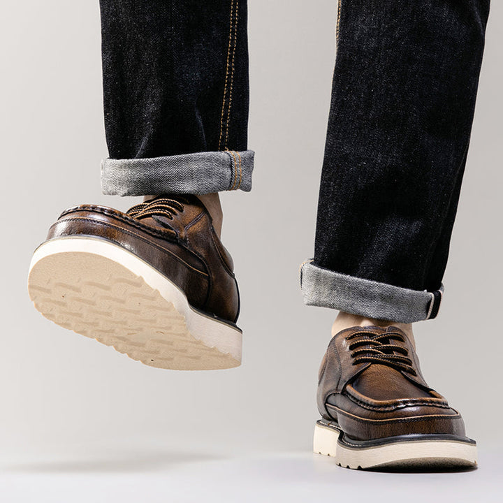 Men's casual grey boots with a non-slip sole, ensuring comfort and stability in footwear