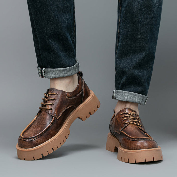 Men's comfortable grey casual boots, ideal for both office wear and weekend outings