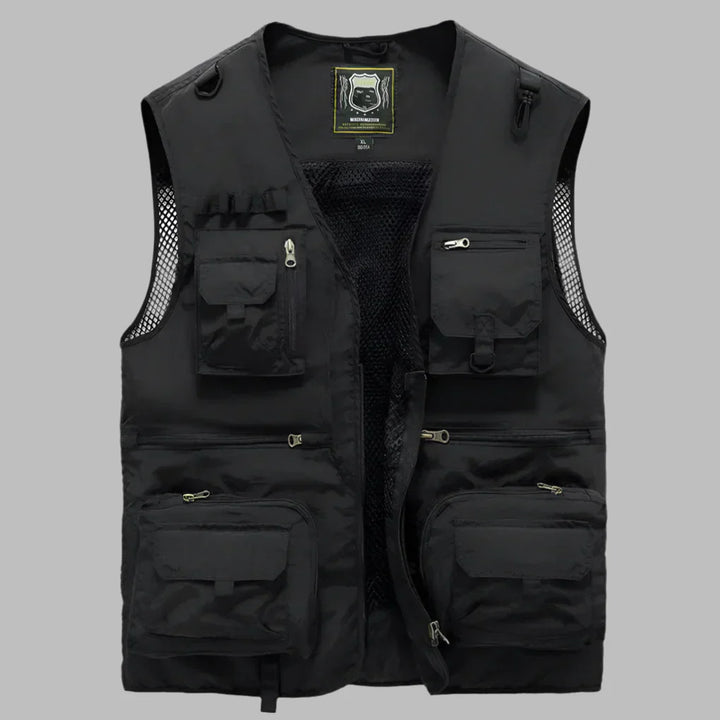 Lightweight men's summer utility vest with multiple pockets, perfect for casual layering and travel.