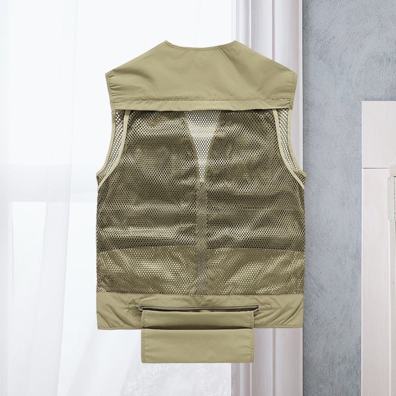 Durable men's tactical multi-pocket utility vest, ideal for outdoor adventures, fishing, and travel.