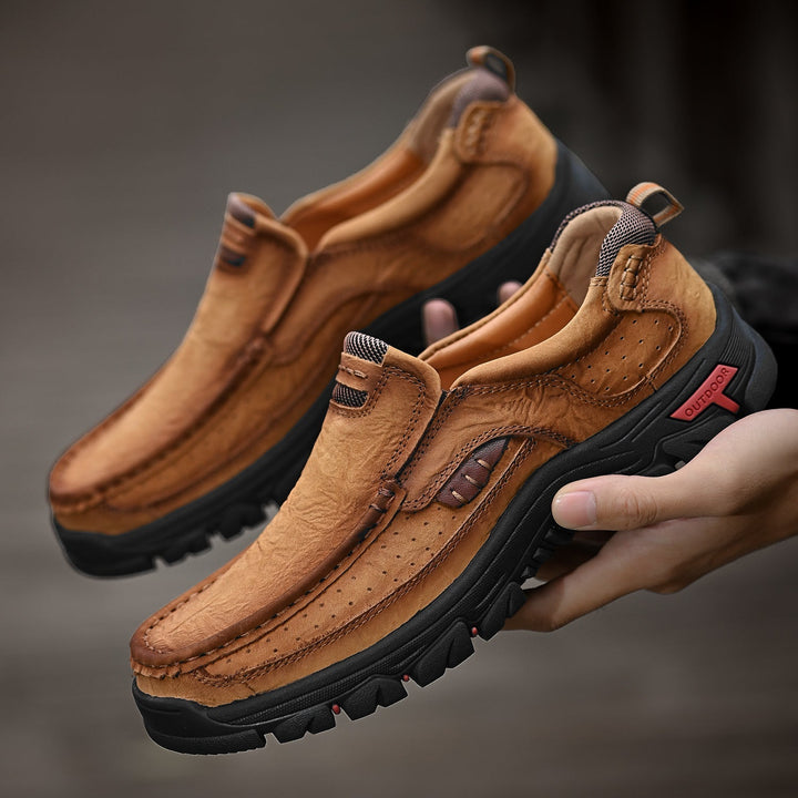 Khaki orthopedic men's transition boots, comfortable sole, leather, slip-resistant, posture correction.