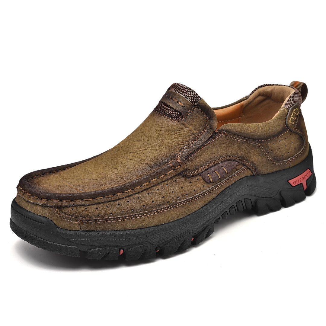 Men's brown orthopedic boots, comfortable, designed to reduce foot fatigue, slip-resistant.