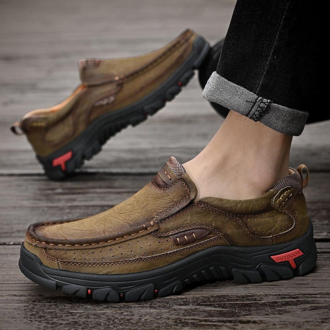 Black orthopedic men's boots, comfortable, suitable for both casual and semi-formal occasions.