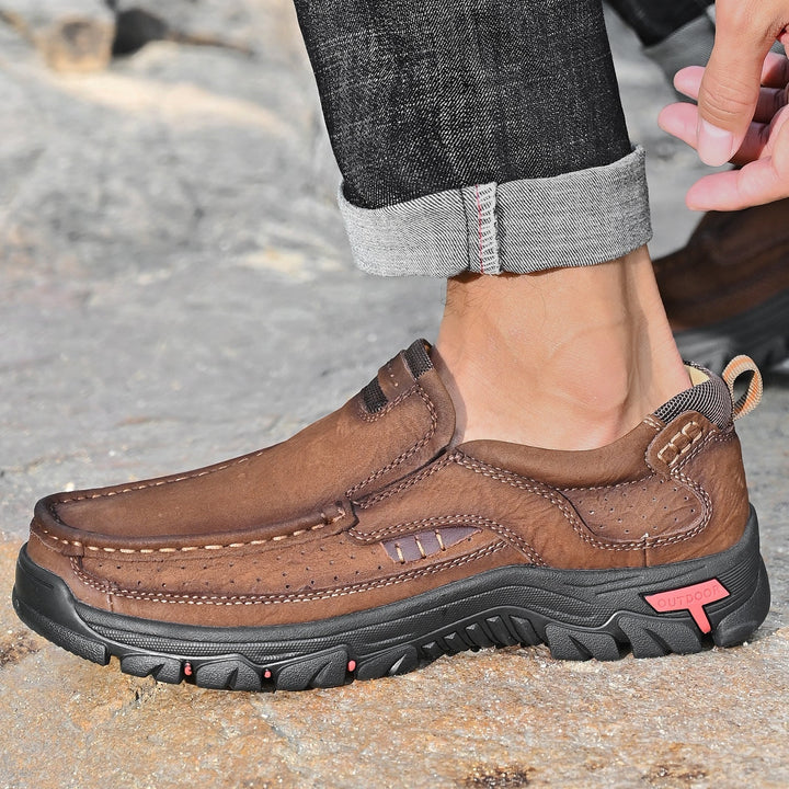 Men's orthopedic brown transition boots, comfortable sole, leather, slip-resistant, posture support.