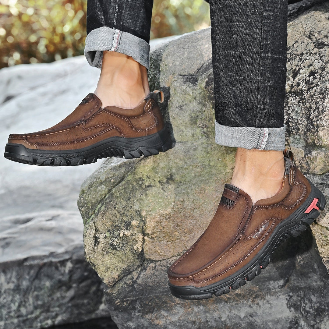 Men's orthopedic black transition boots, comfortable sole, leather, slip-resistant, posture support.