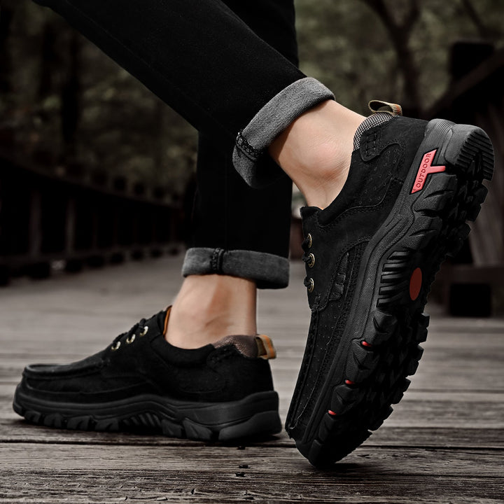 Lace-up orthopedic boots for men, robust and comfortable, essential winter gear