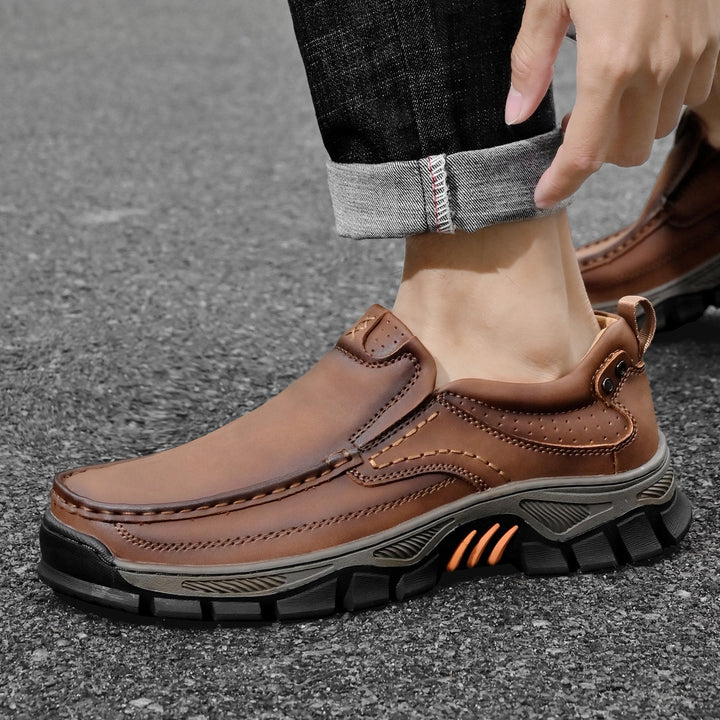 Orthopedic boots for men, comfortable brown leather, front view, ideal for daily wear