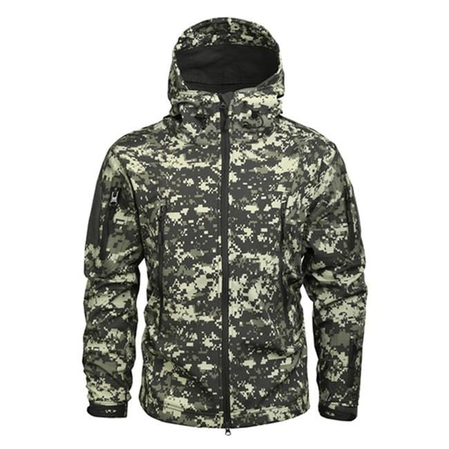Men's polyester camouflage outdoor jacket, ideal for hunting or cold weather activities