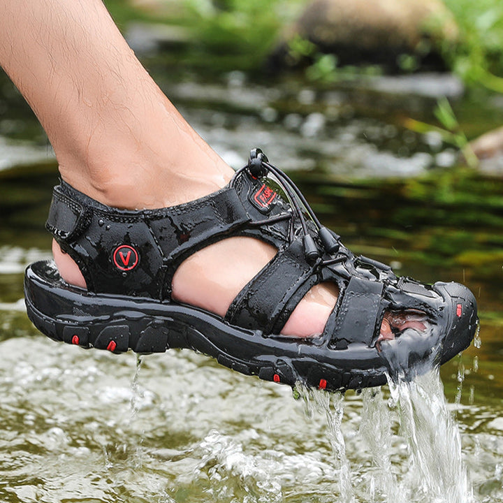 Men's reliable outdoor footwear, designed for continuous comfort during active summer days