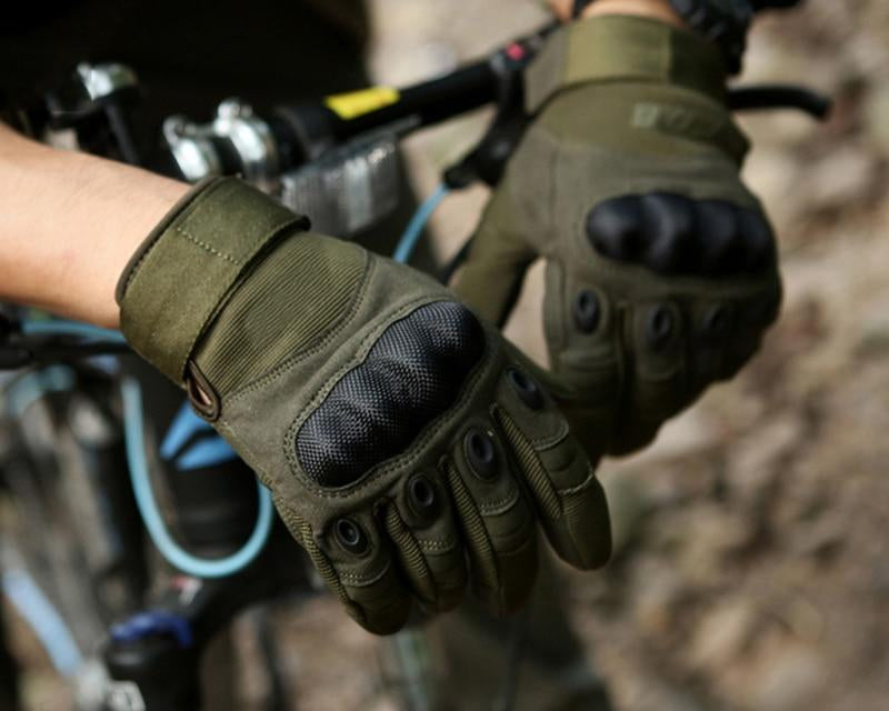 Adjustable men's tactical full-finger gloves, ideal for outdoor activities, anti-skid for improved grip.