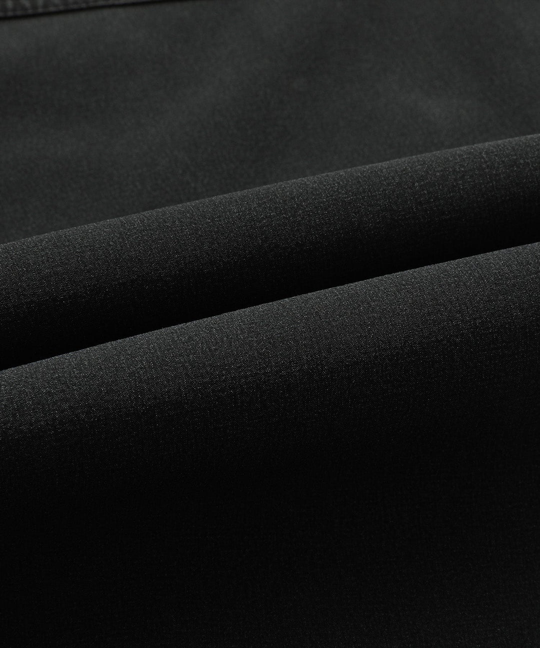 Detailed shot of functional drawstring closure on Men's Performance Athletic Jogger Pants for adjustable fit