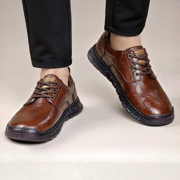 Sophisticated men's black leather formal shoes with a high-shine finish and hybrid comfort.
