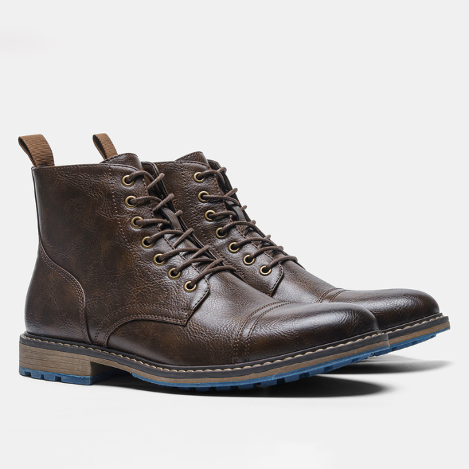 Men's comfortable leather boots in a rich brown color, designed for versatile casual fashion.