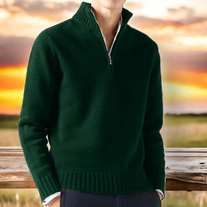 Elegant men's knitwear: a versatile quarter-zip sweater made from a premium cashmere blend