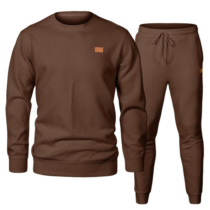Comfortable men's loungewear set made from a soft cotton blend, perfect for relaxation.