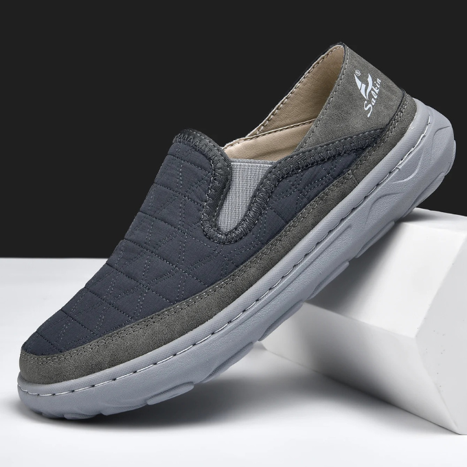 Men's effortless slip-on shoes, quilted upper, suitable for various casual outfits