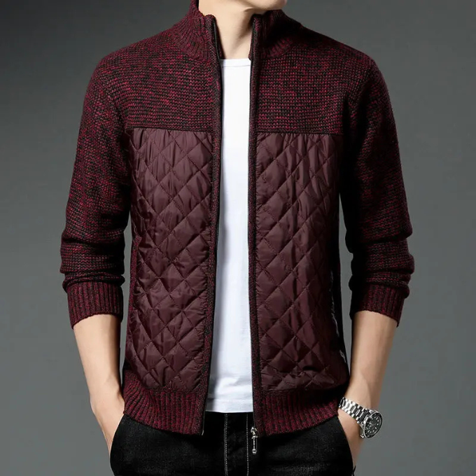 Detail of zipper and pockets on men's quilted hybrid jacket, functional and fashionable.