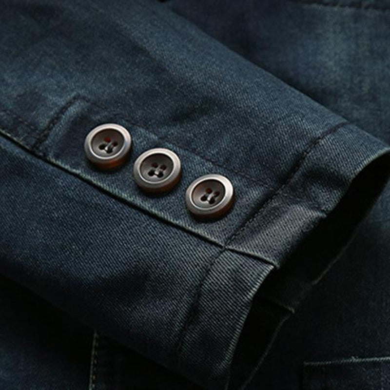 High-quality men's casual blazer, tailored fit, offering modern style and practical pockets for versatile wear.