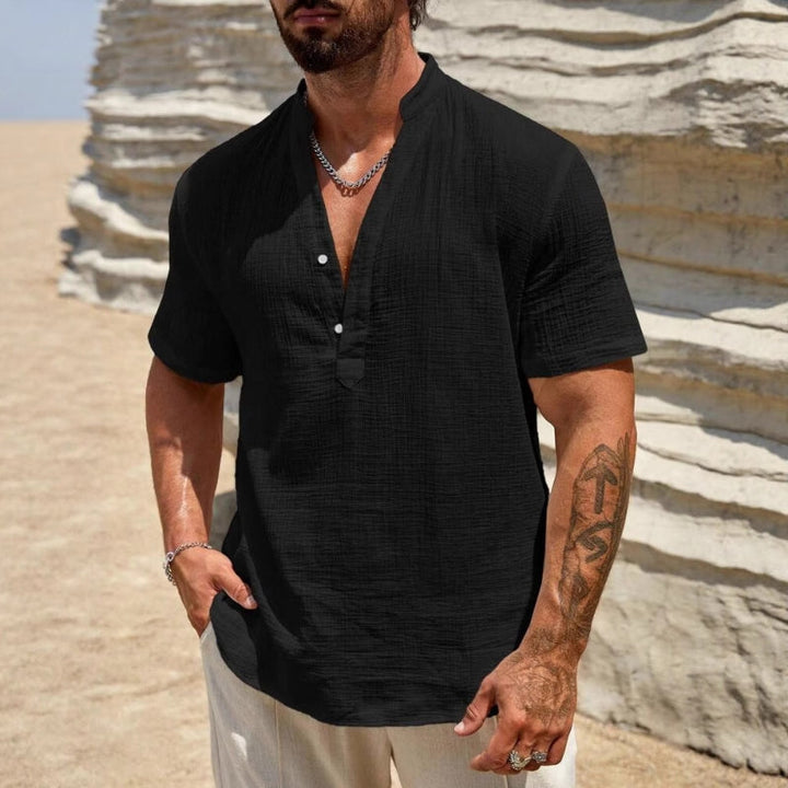 Men's apparel: relaxed fit polo shirt in breathable cotton blend, perfect for everyday style