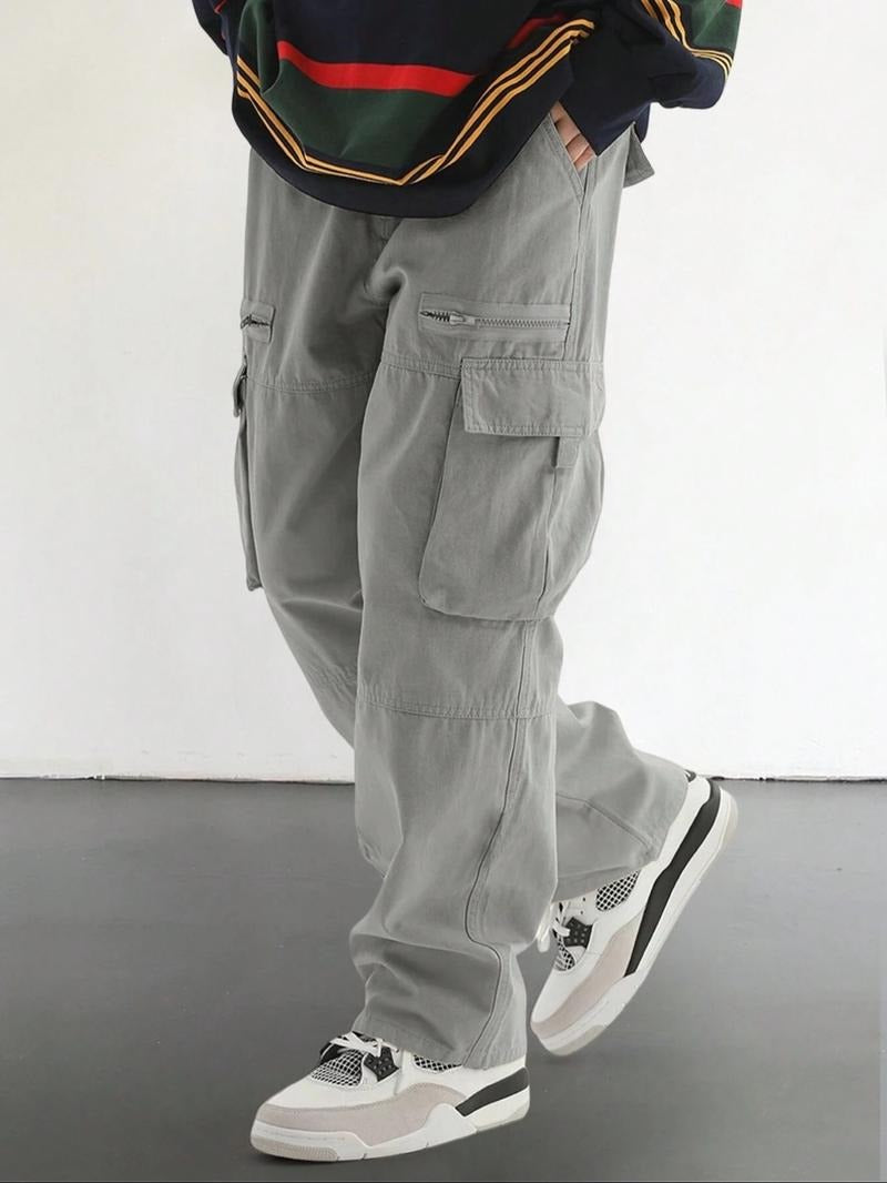 Urban men's multi-pocket cargo pants, comfortable relaxed fit, durable cotton twill fabric