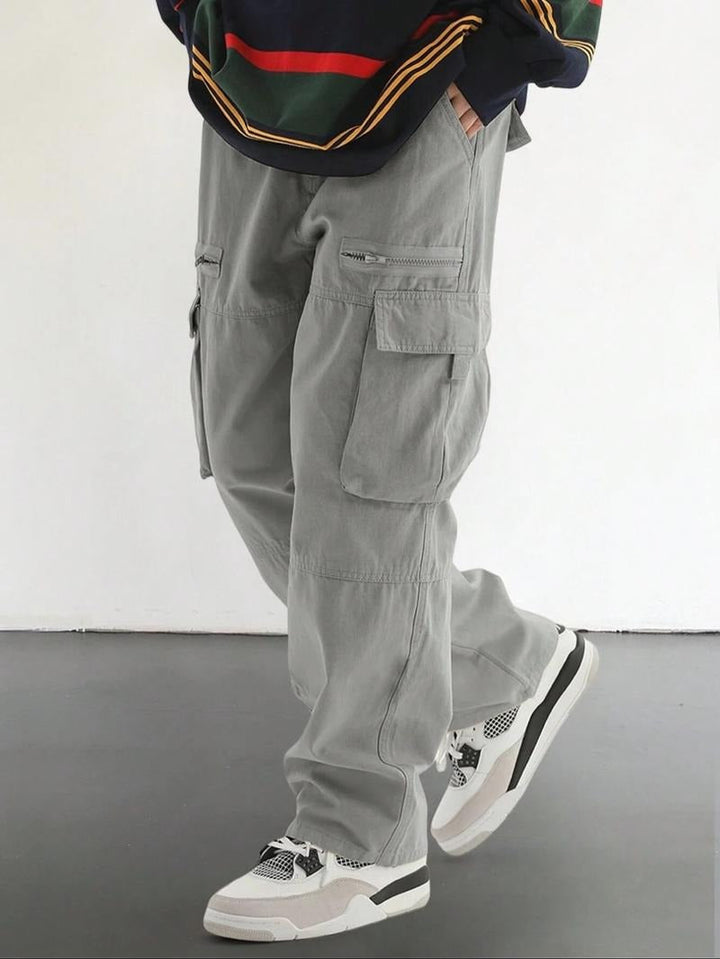 Urban men's multi-pocket cargo pants, comfortable relaxed fit, durable cotton twill fabric