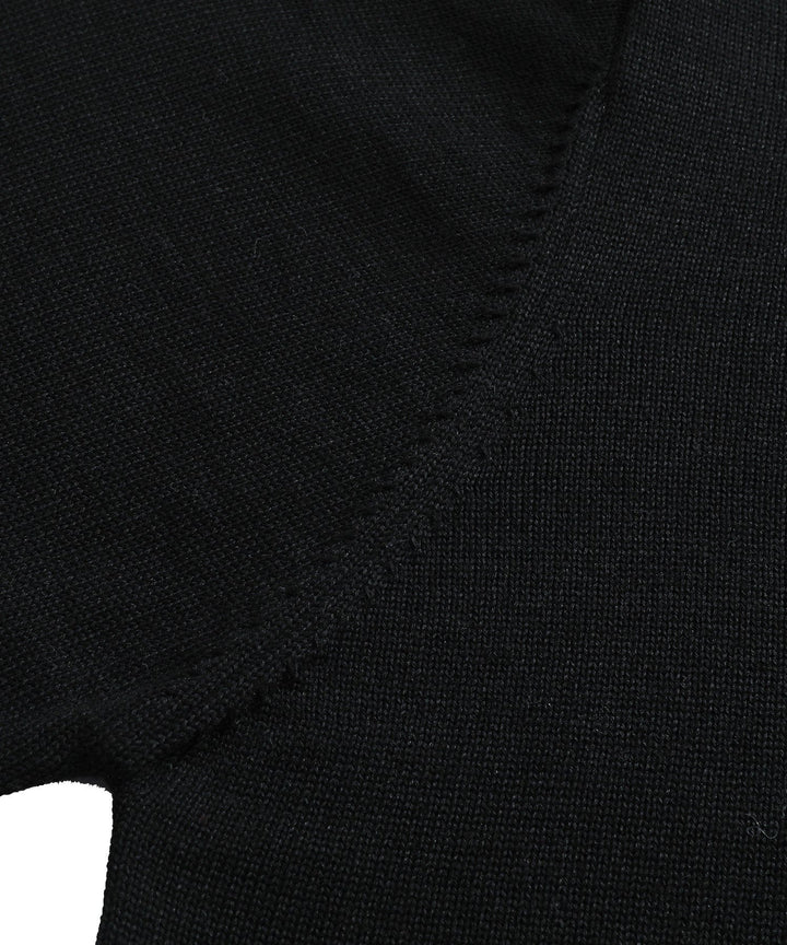 Classic men's black long-sleeve sweater, a ribbed mock neck half-zip design for diverse outfits
