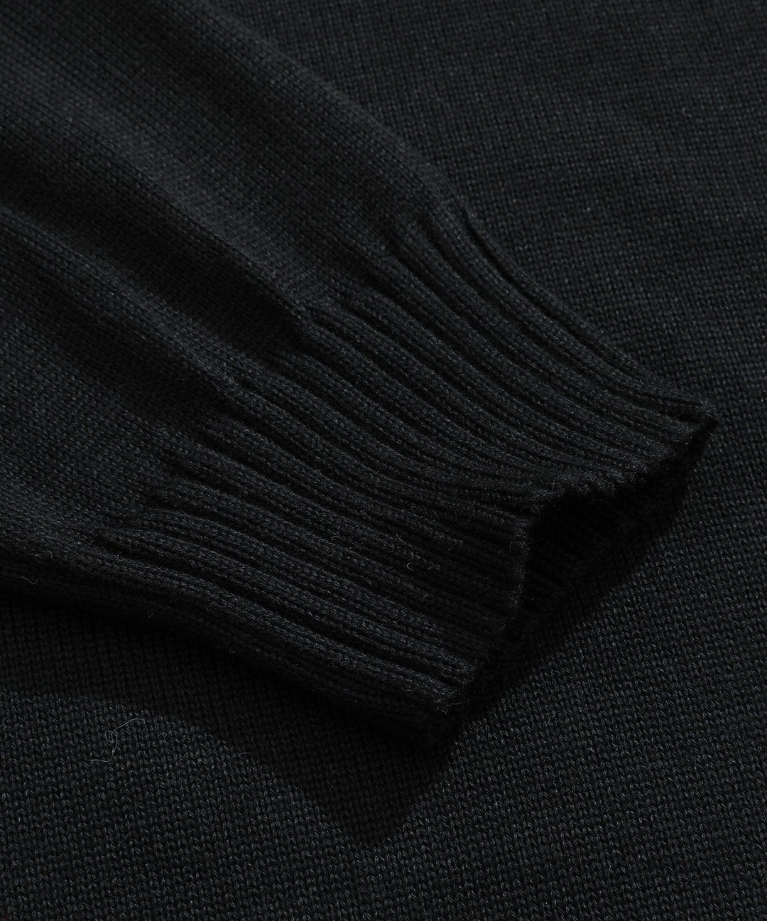 High-quality ribbed black men's sweater with a mock neck and half-zip, new winter fashion arrival