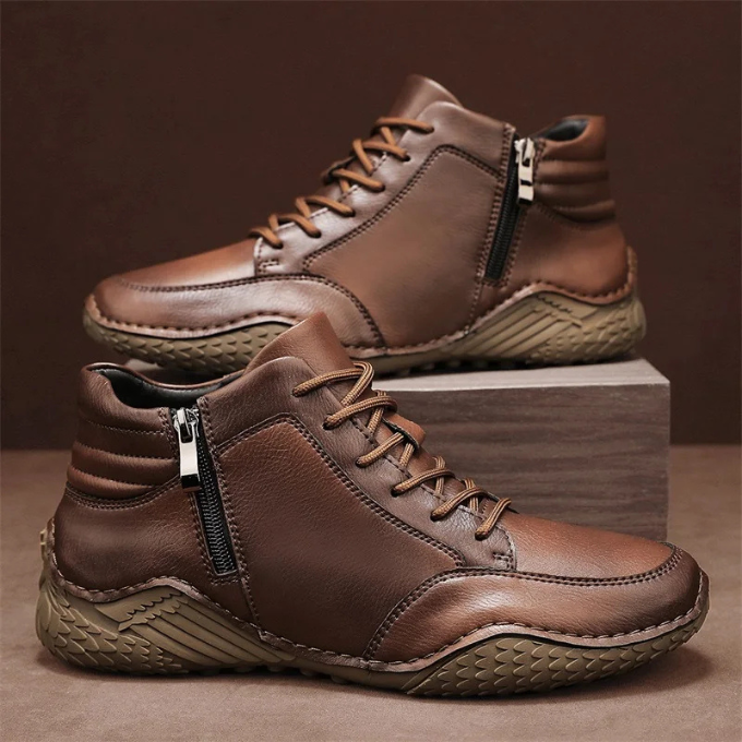 Durable men's Rover leather ankle boots, perfect for everyday wear and a rugged fashion look.