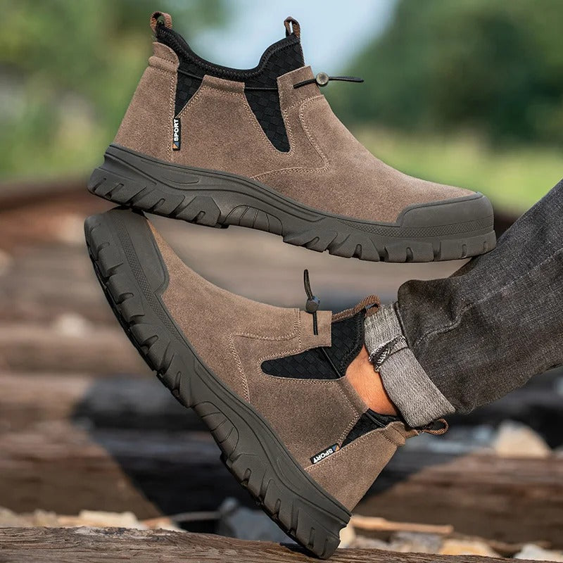 Men's black work boots, steel-toe & slip-on, designed for maximum protection & comfort